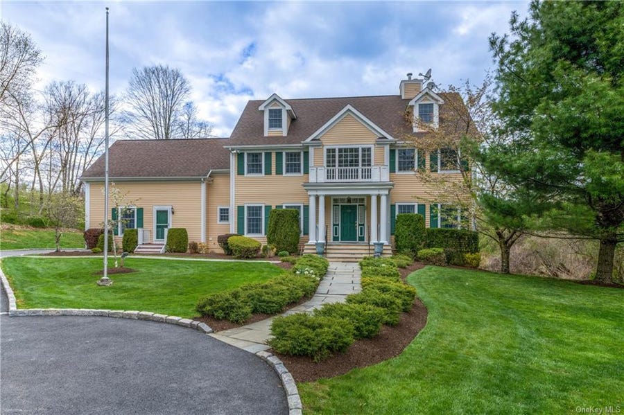 Property photo for 32 Pebblebrook Way, Mount Pleasant, NY